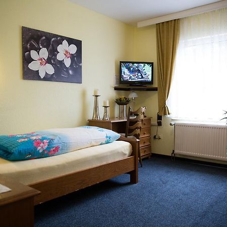 Hotel Zur Bruecke Крефельд Екстер'єр фото