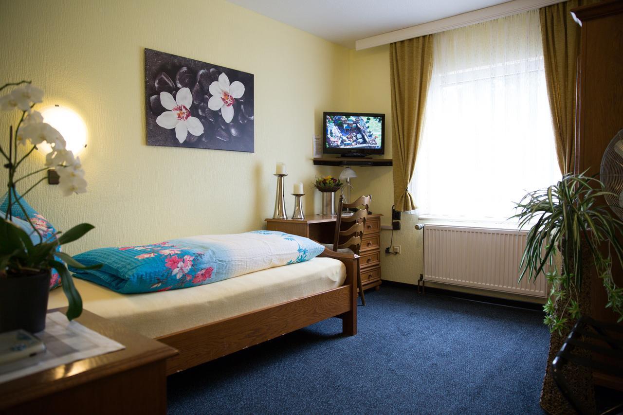 Hotel Zur Bruecke Крефельд Екстер'єр фото