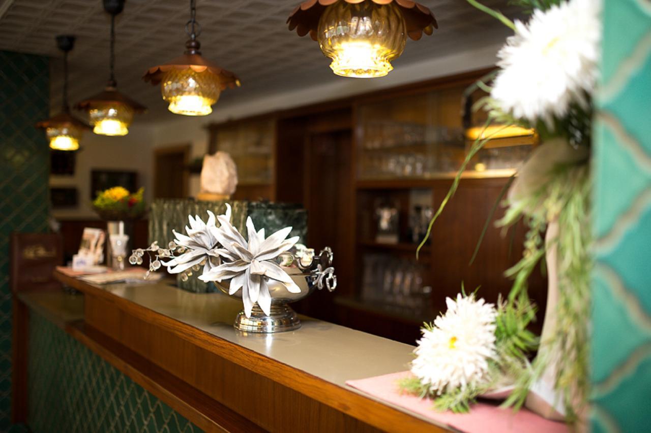 Hotel Zur Bruecke Крефельд Екстер'єр фото